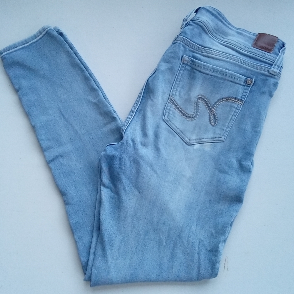 Wallflower Embroidered Light Wash Skinny Jeans - Size 11